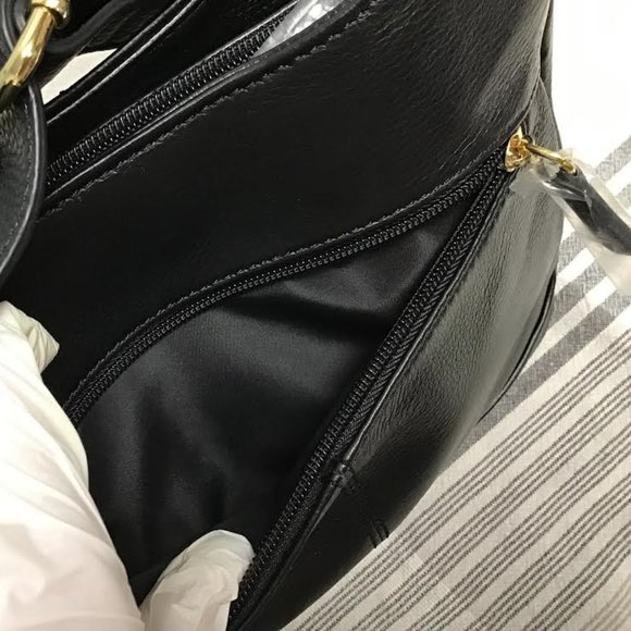 GIANI BERNINI Pebble Bridle Leather Crossbody In Black - NWT - Picture 7 of 11